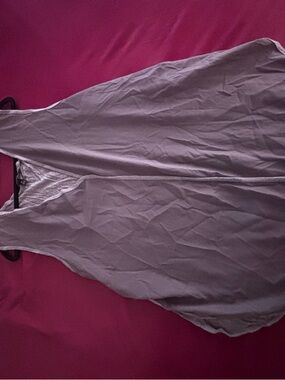 Banana Republic Gray Sleeveless Button Front Blouse